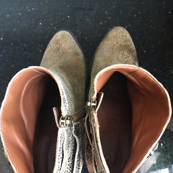 Seychelles Gold Booties - Picture 5 of 6